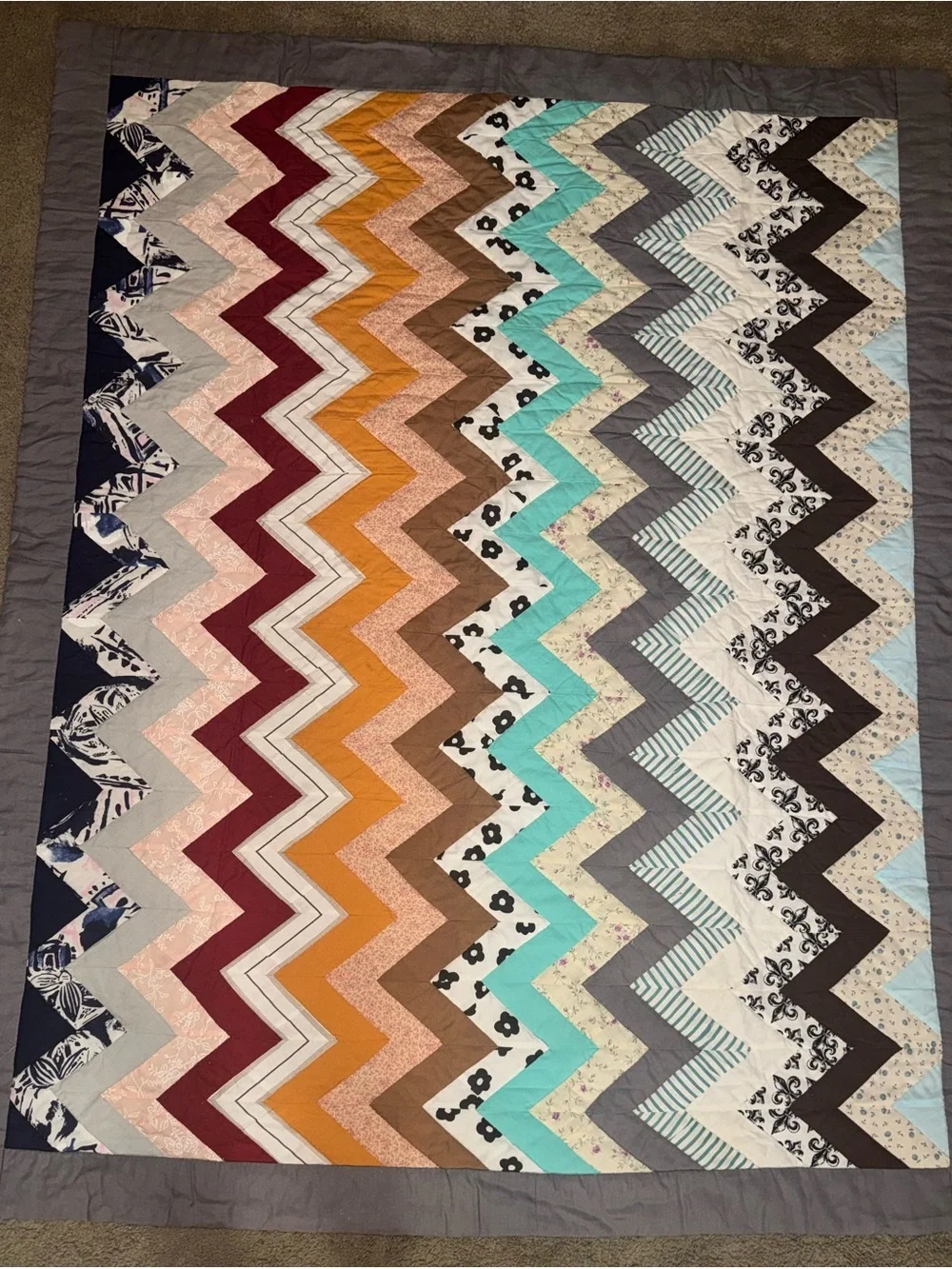 Chevron Stripe Patchwork Quilt in Multi Colors - Cozy Bed Quilt